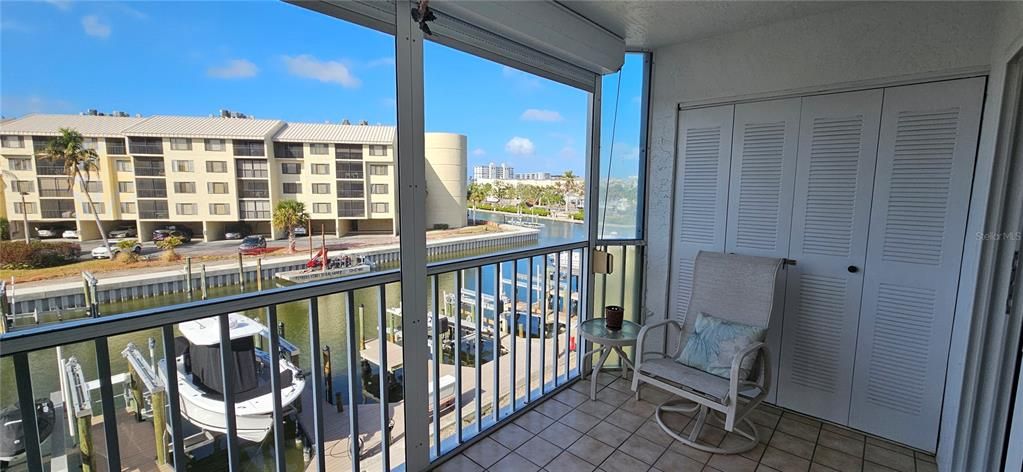 For Rent: $2,200 (2 beds, 2 baths, 1156 Square Feet)