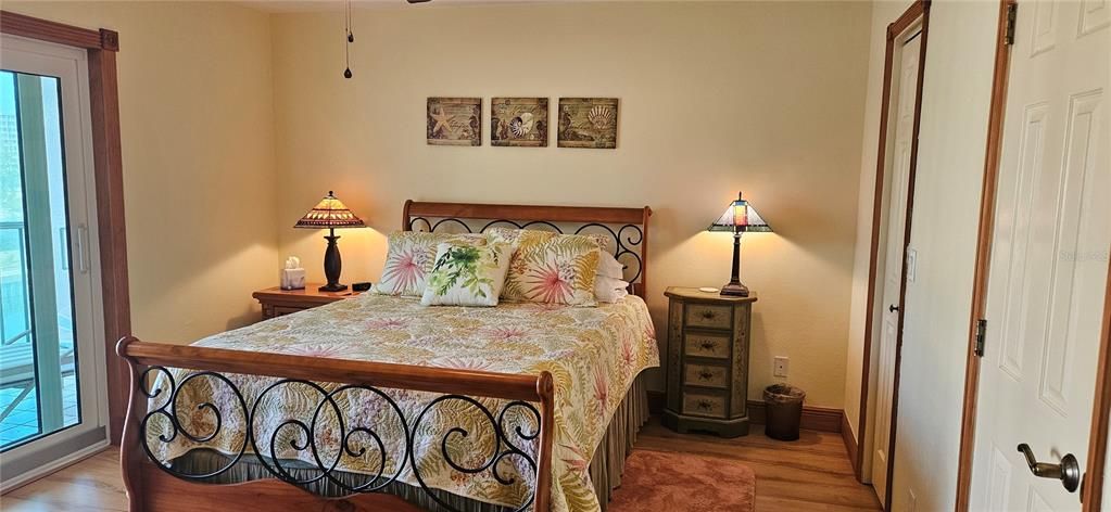 For Rent: $2,200 (2 beds, 2 baths, 1156 Square Feet)