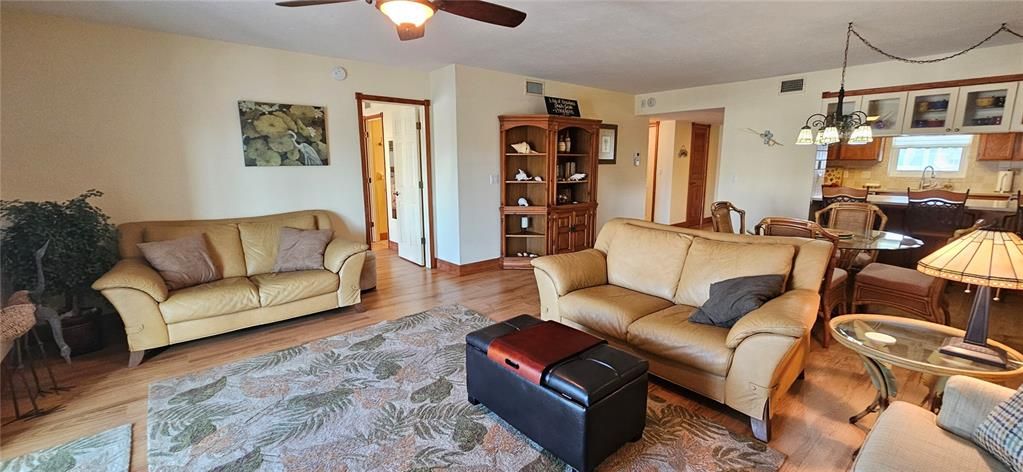 For Rent: $2,200 (2 beds, 2 baths, 1156 Square Feet)