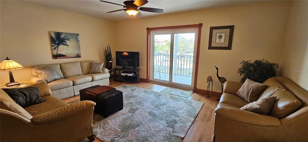 For Rent: $2,200 (2 beds, 2 baths, 1156 Square Feet)