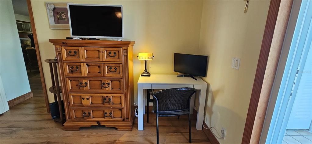 For Rent: $2,200 (2 beds, 2 baths, 1156 Square Feet)