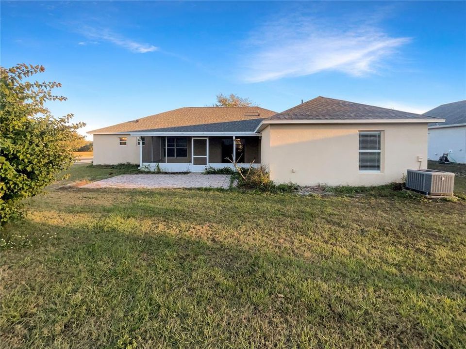 For Sale: $353,000 (4 beds, 2 baths, 2216 Square Feet)