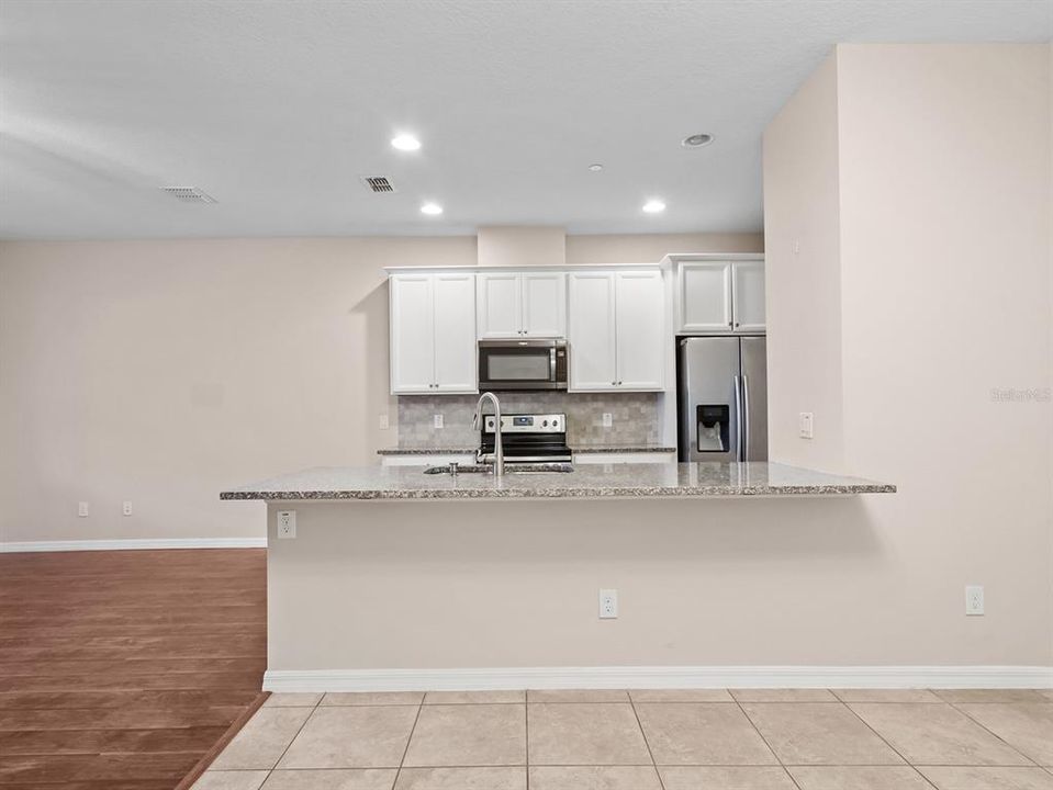 For Sale: $375,000 (2 beds, 2 baths, 1484 Square Feet)