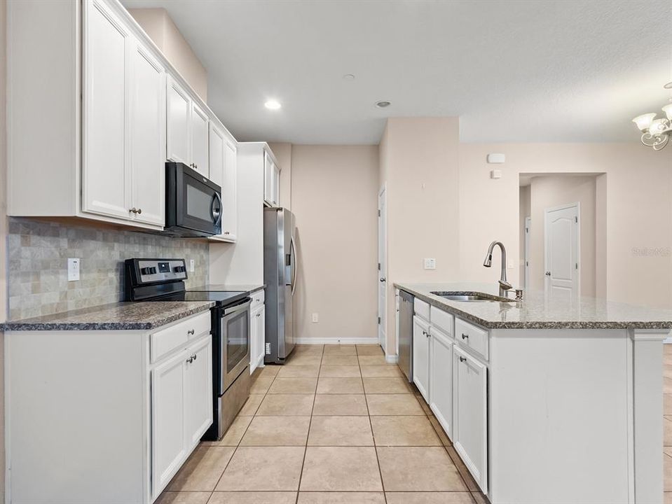 For Sale: $375,000 (2 beds, 2 baths, 1484 Square Feet)