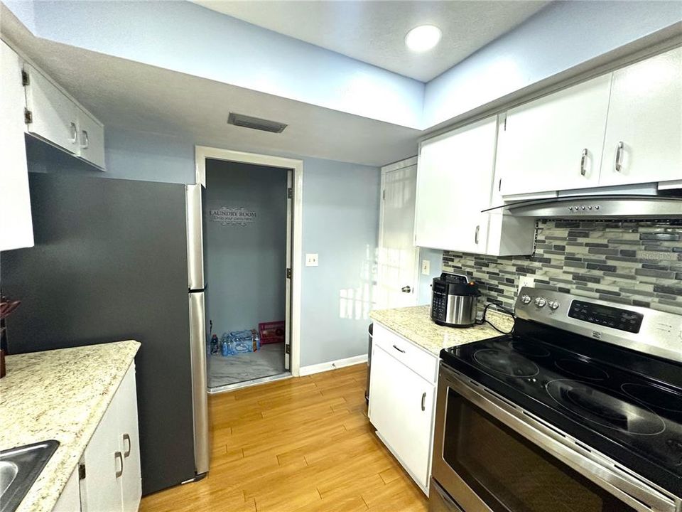 For Sale: $445,000 (3 beds, 2 baths, 1463 Square Feet)