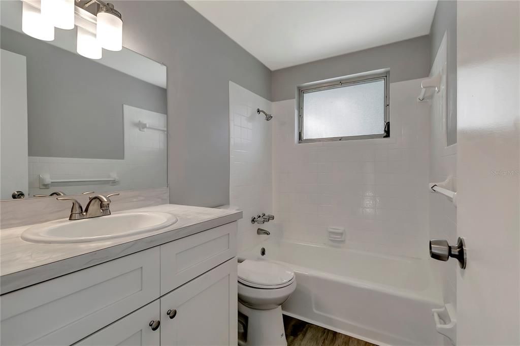 For Sale: $289,500 (3 beds, 2 baths, 1141 Square Feet)