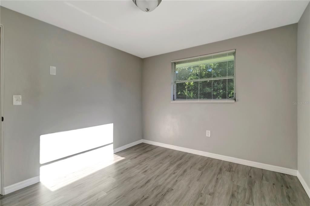 For Sale: $289,500 (3 beds, 2 baths, 1141 Square Feet)