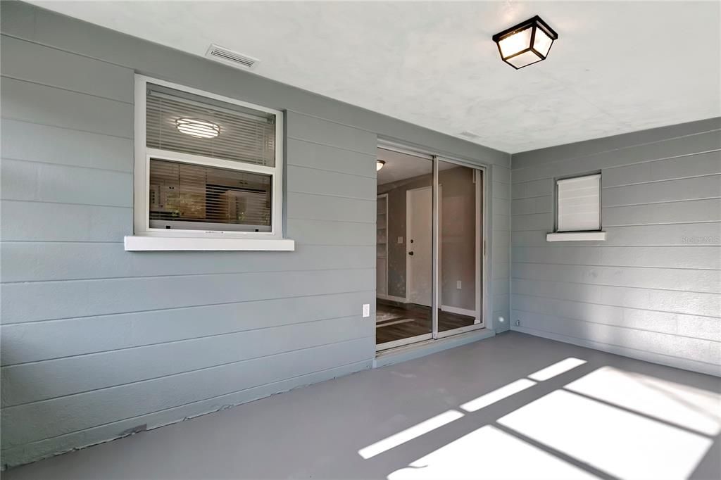 For Sale: $289,500 (3 beds, 2 baths, 1141 Square Feet)