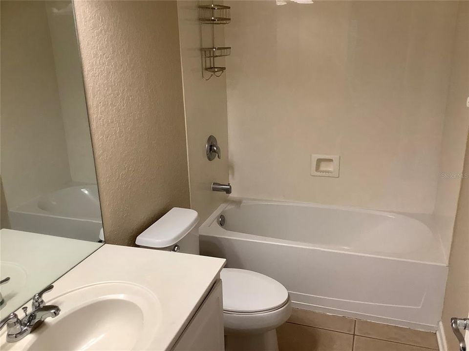 Full Bathroom 3