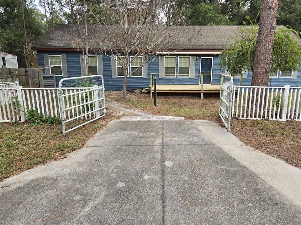 For Sale: $189,900 (4 beds, 2 baths, 1782 Square Feet)