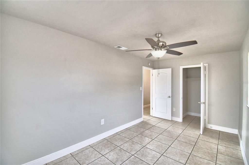 Active With Contract: $160,000 (3 beds, 1 baths, 1016 Square Feet)