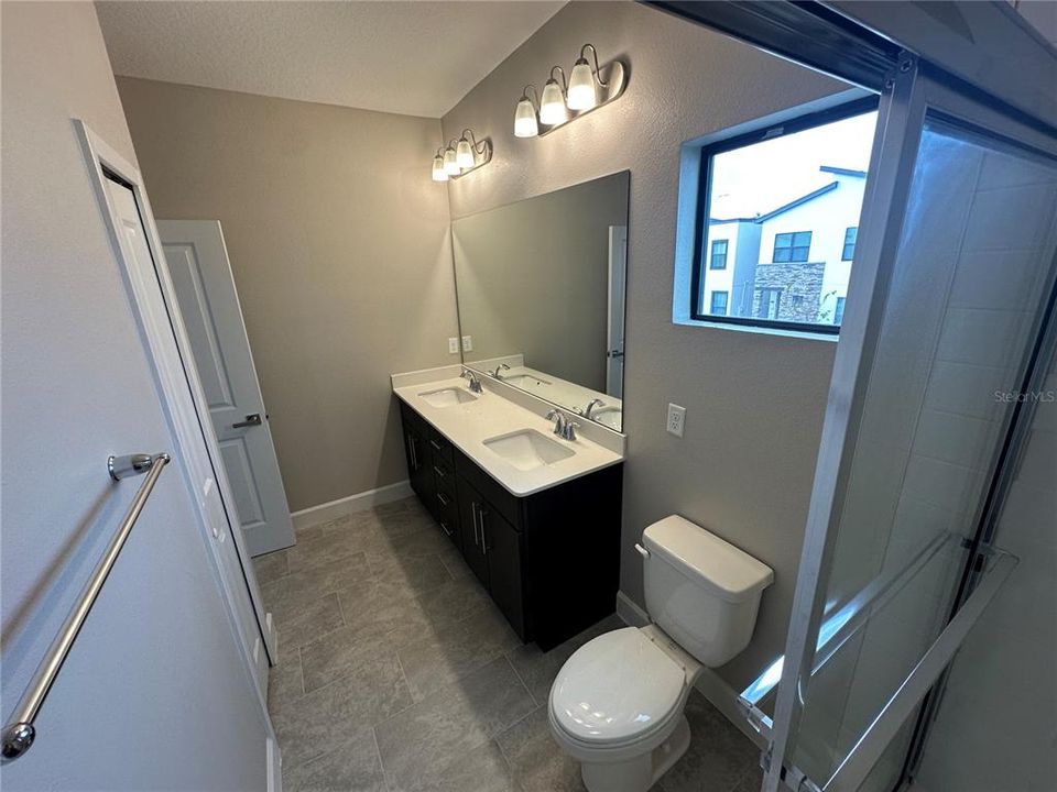 2nd Flr - Full Bath