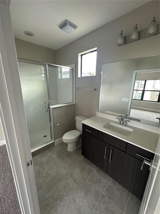 2nd Flr - Full Bath