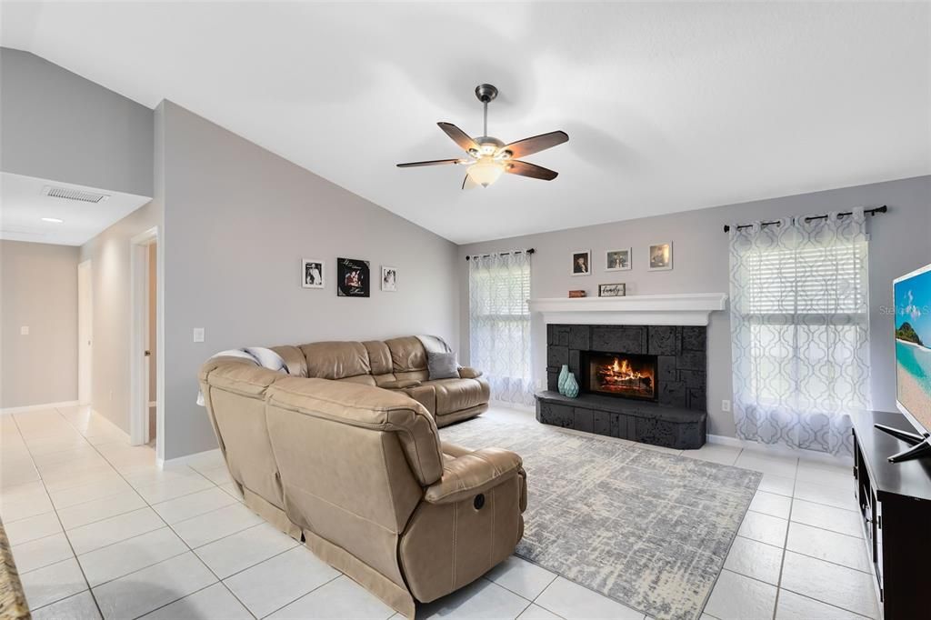 For Sale: $589,000 (4 beds, 2 baths, 2207 Square Feet)