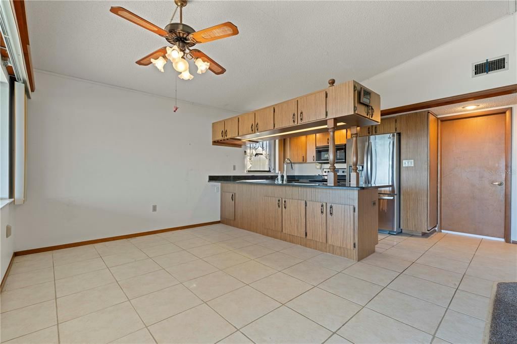 For Sale: $435,000 (2 beds, 2 baths, 1502 Square Feet)