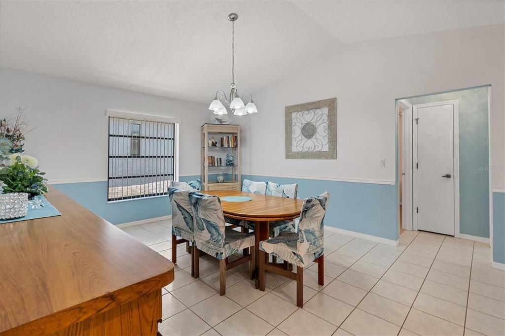 For Sale: $429,900 (2 beds, 2 baths, 1492 Square Feet)