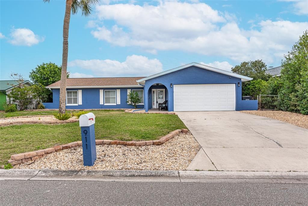 For Sale: $749,000 (3 beds, 2 baths, 1801 Square Feet)