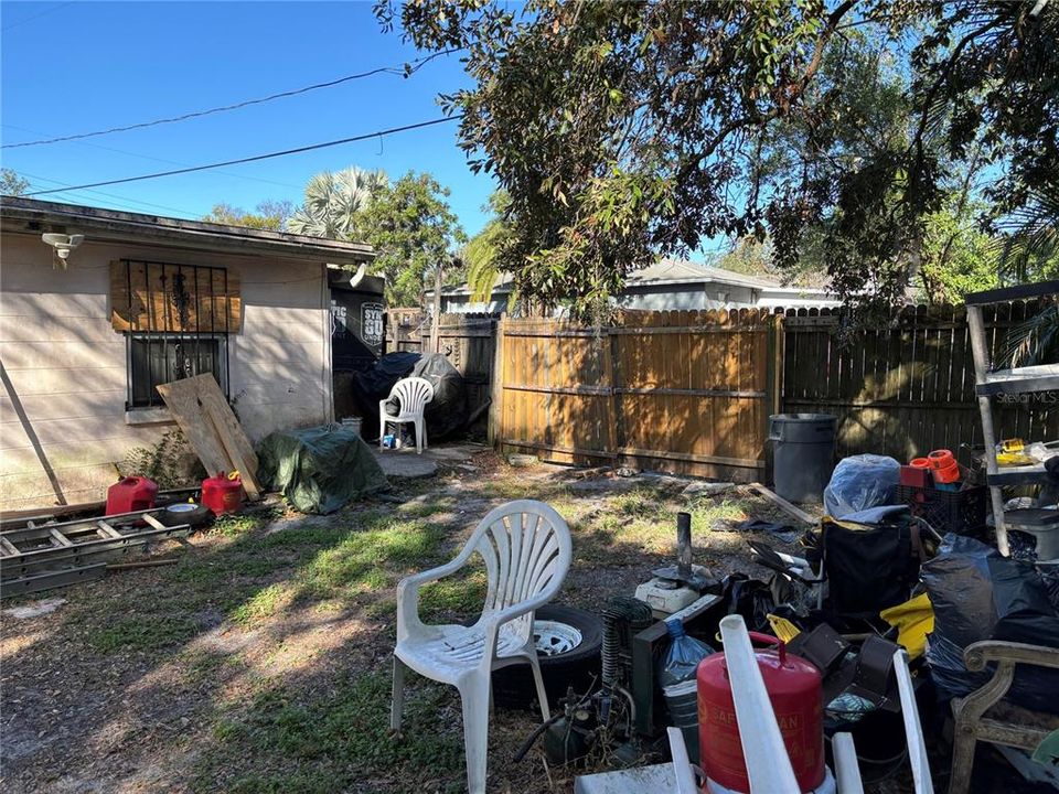 For Sale: $199,000 (2 beds, 2 baths, 1100 Square Feet)