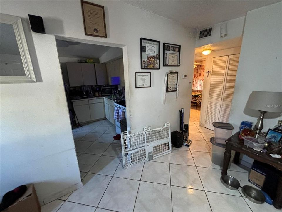 For Sale: $199,000 (2 beds, 2 baths, 1100 Square Feet)