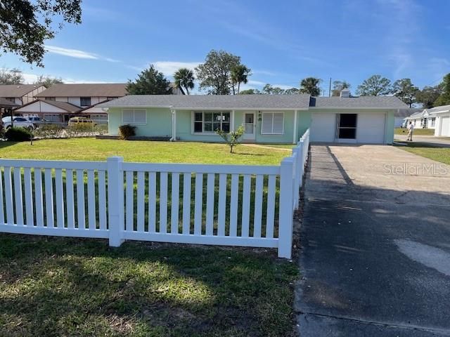 For Sale: $450,000 (2 beds, 2 baths, 1297 Square Feet)