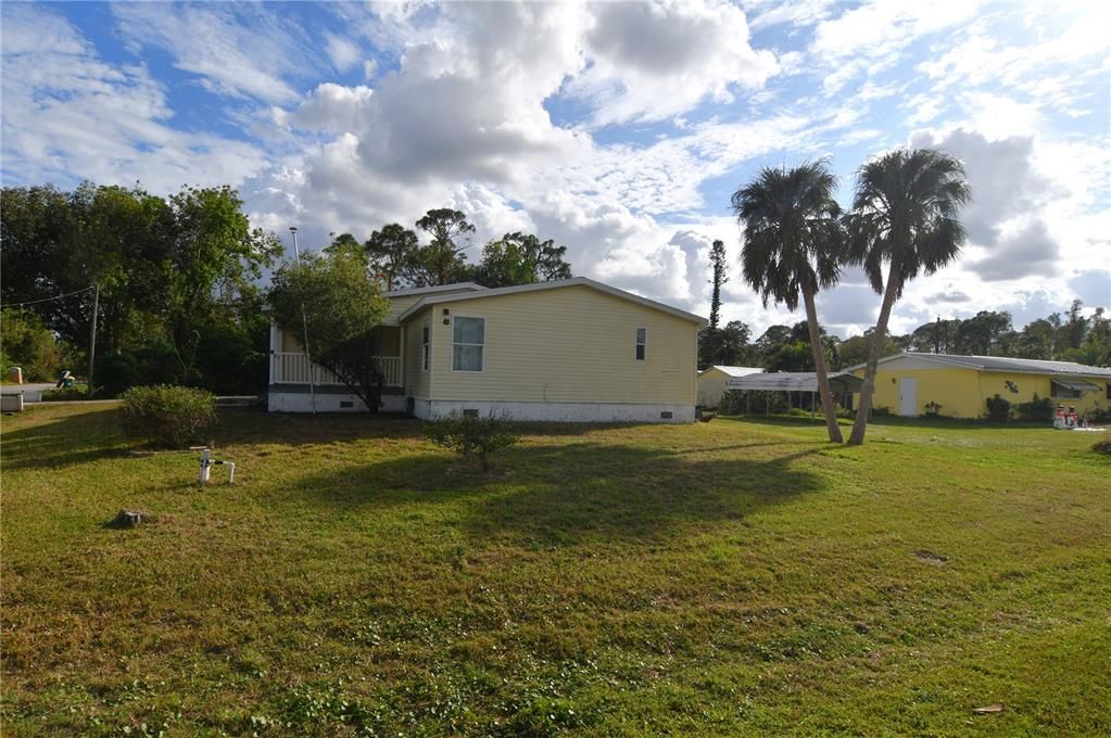 For Sale: $215,000 (3 beds, 2 baths, 2004 Square Feet)