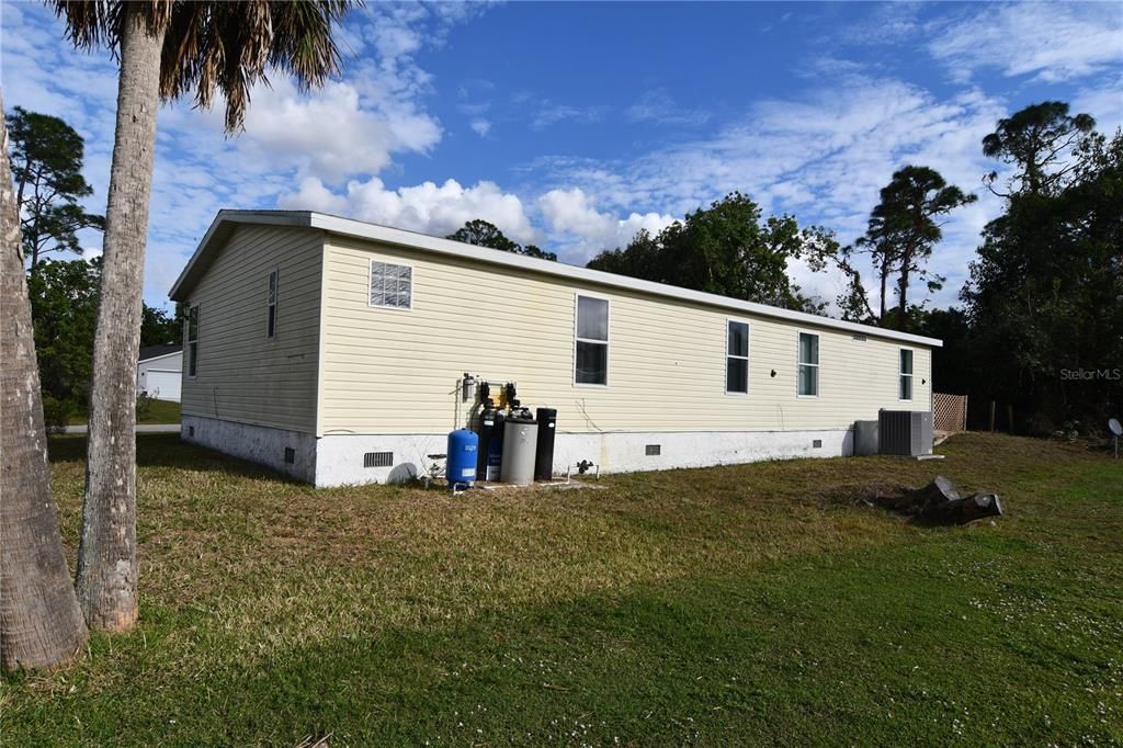 For Sale: $215,000 (3 beds, 2 baths, 2004 Square Feet)