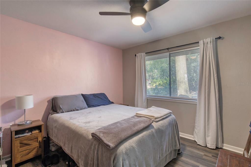 For Sale: $265,900 (3 beds, 2 baths, 1282 Square Feet)