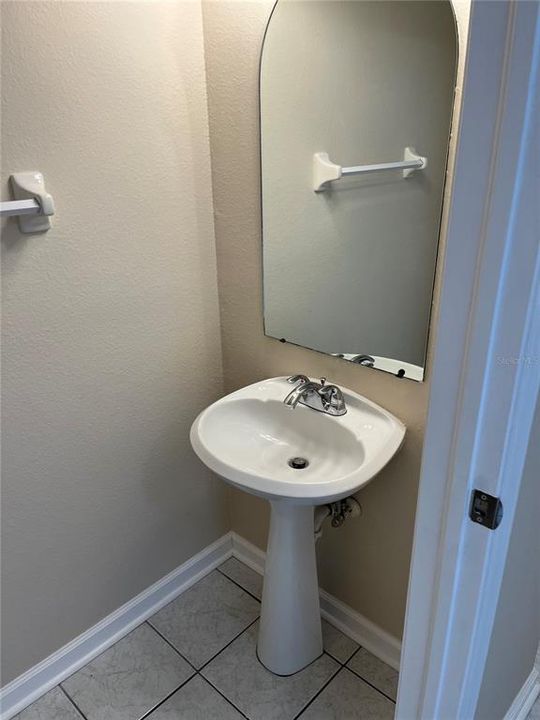 Bathroom 1 (Half)