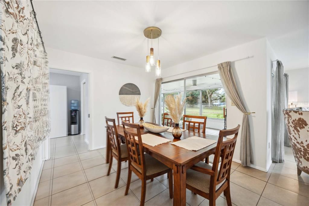 Dining room which can be converted to a 3rd Bedroom or office with 1 wall