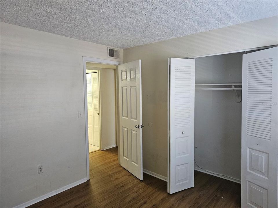 For Rent: $1,500 (2 beds, 1 baths, 864 Square Feet)