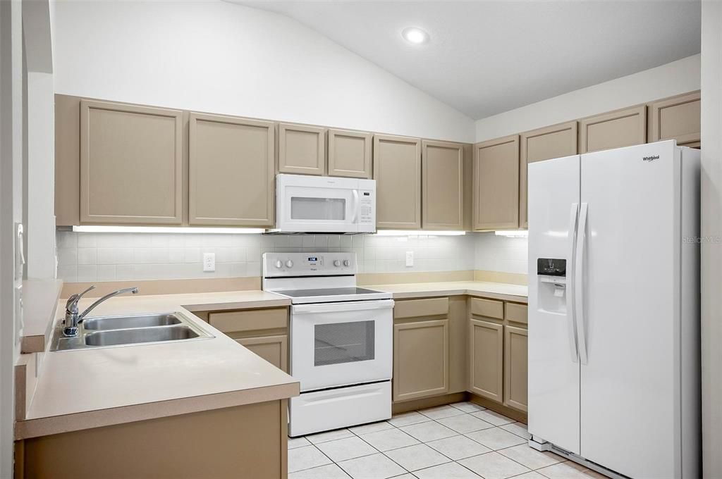 For Sale: $465,000 (3 beds, 2 baths, 1600 Square Feet)