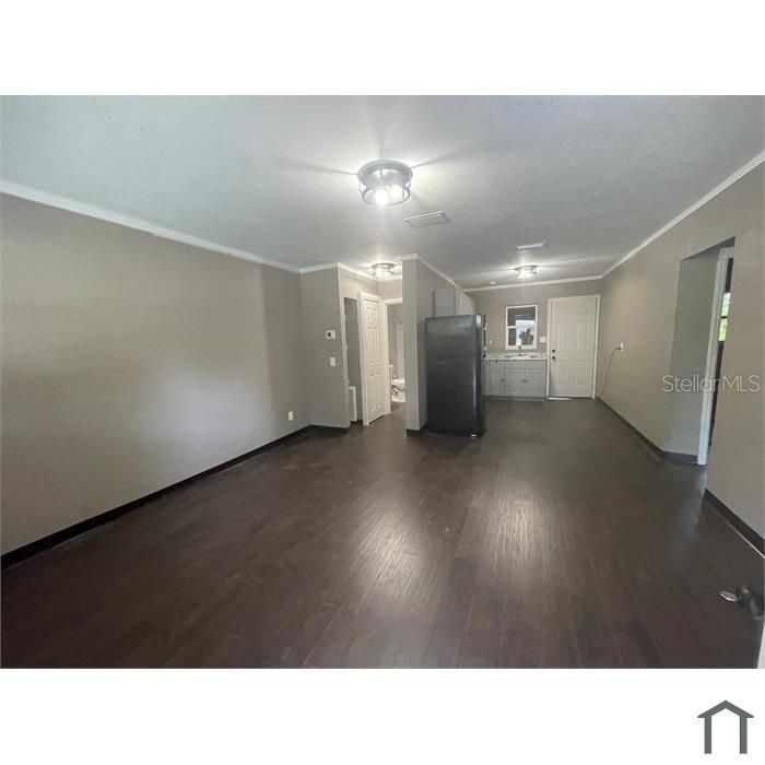 For Rent: $1,857 (2 beds, 1 baths, 1352 Square Feet)