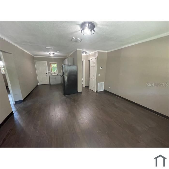 For Rent: $1,857 (2 beds, 1 baths, 1352 Square Feet)