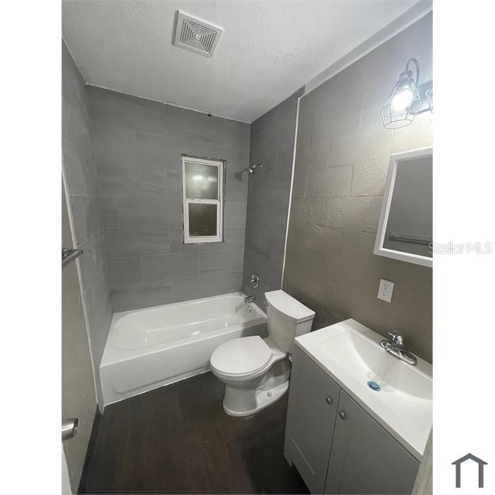 For Rent: $1,857 (2 beds, 1 baths, 1352 Square Feet)