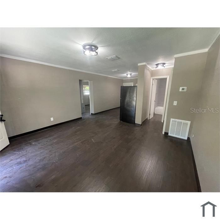 For Rent: $1,857 (2 beds, 1 baths, 1352 Square Feet)