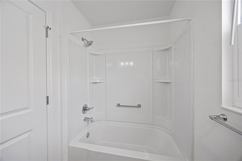 For Sale: $324,900 (2 beds, 2 baths, 1266 Square Feet)