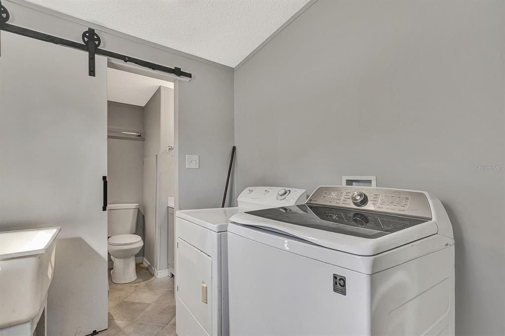 For Sale: $549,900 (4 beds, 3 baths, 2356 Square Feet)