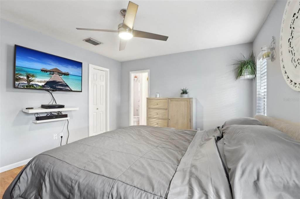 Active With Contract: $459,000 (3 beds, 2 baths, 1746 Square Feet)