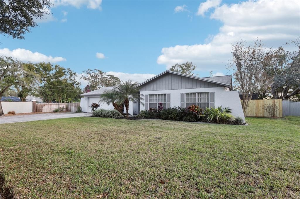 Active With Contract: $459,000 (3 beds, 2 baths, 1746 Square Feet)