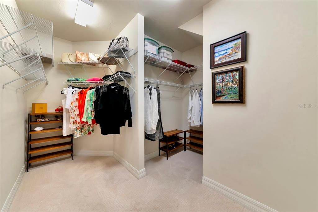 Main Bedroom Walk-in Closet