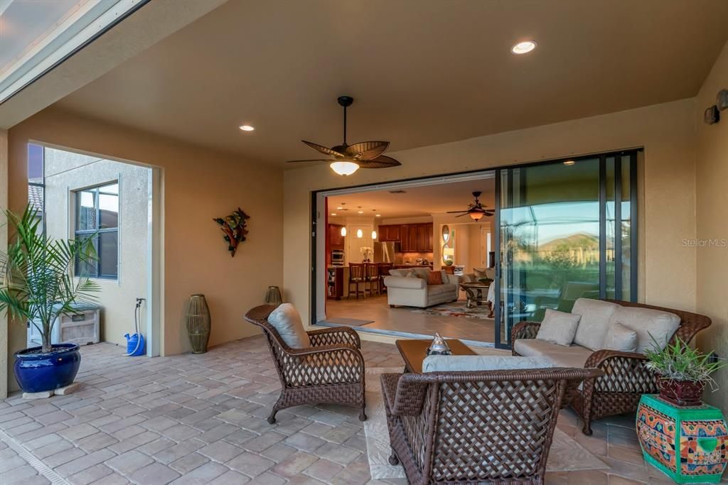 Lanai/ Outdoor covered area