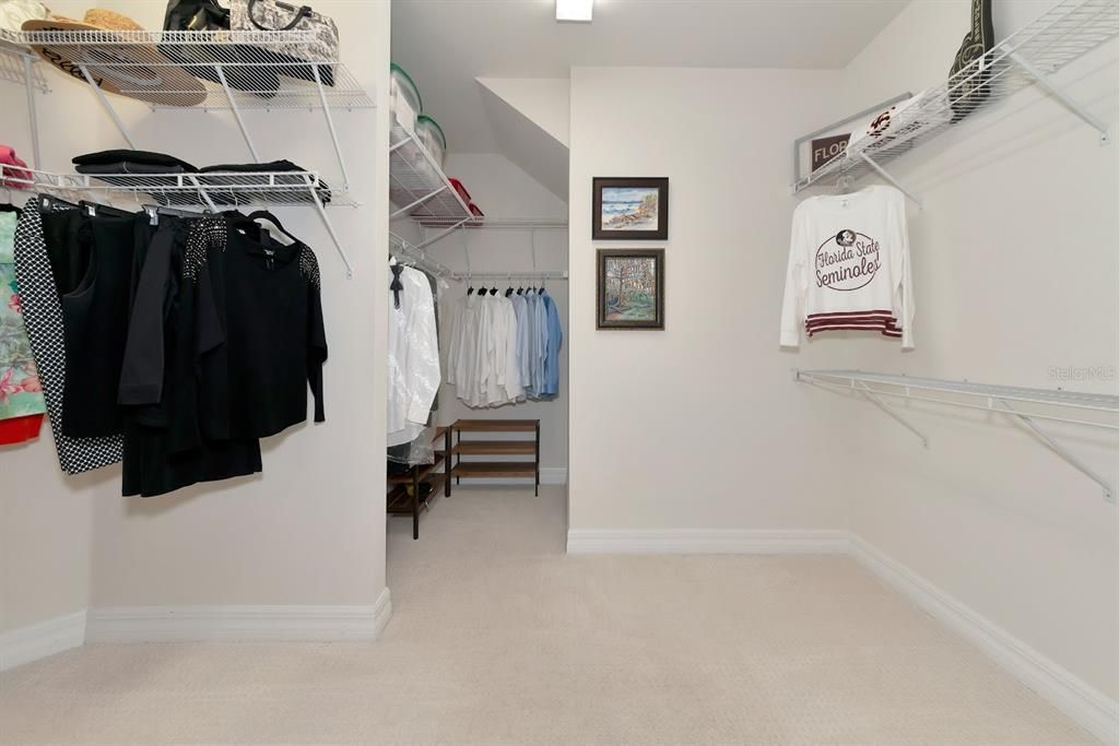 Main Bedroom Walk-in Closet