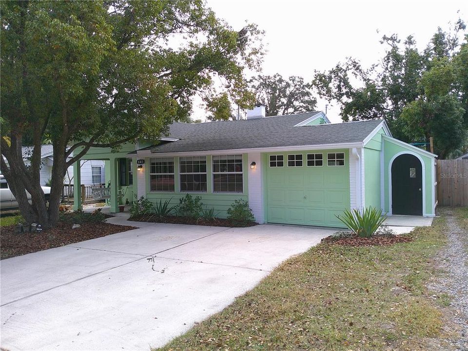 For Sale: $995,000 (4 beds, 2 baths, 1688 Square Feet)