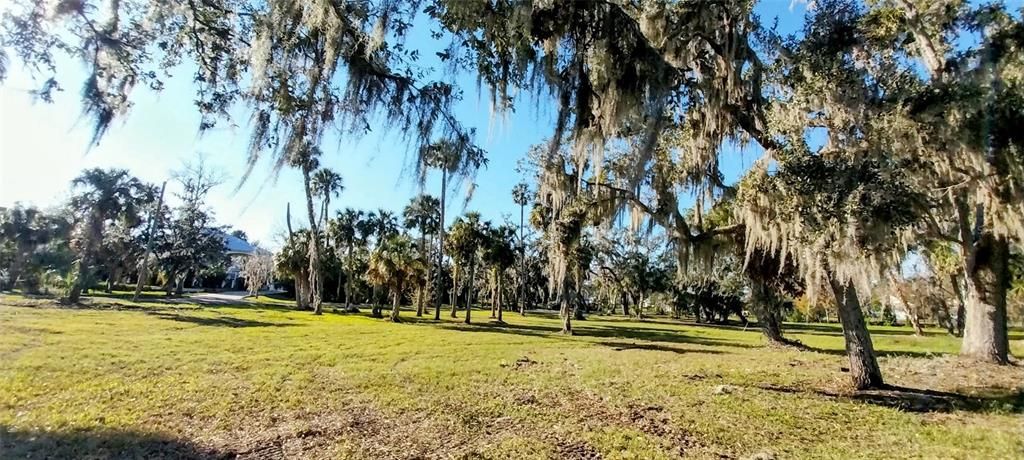 En Venta: $415,000 (3.77 acres)