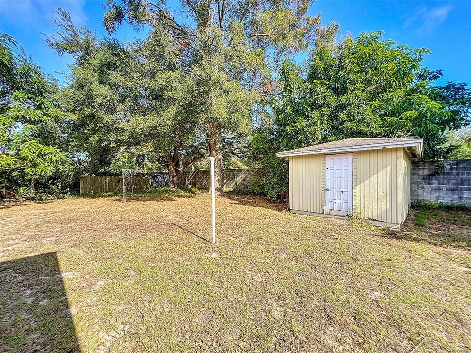 For Sale: $450,000 (3 beds, 2 baths, 1877 Square Feet)