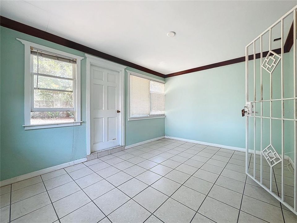 For Sale: $450,000 (3 beds, 2 baths, 1877 Square Feet)