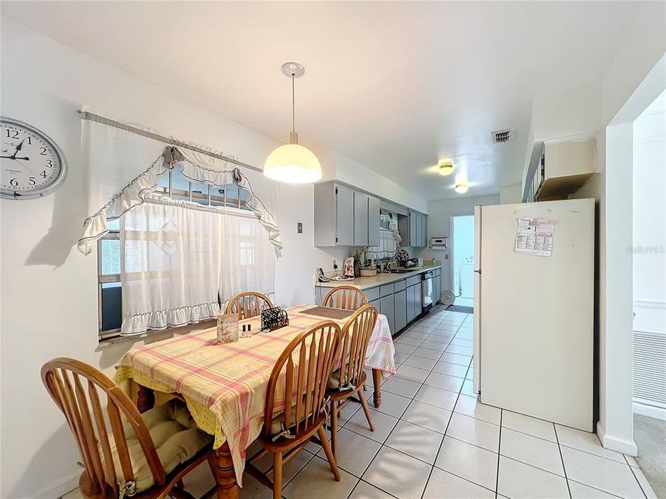 For Sale: $450,000 (3 beds, 2 baths, 1877 Square Feet)