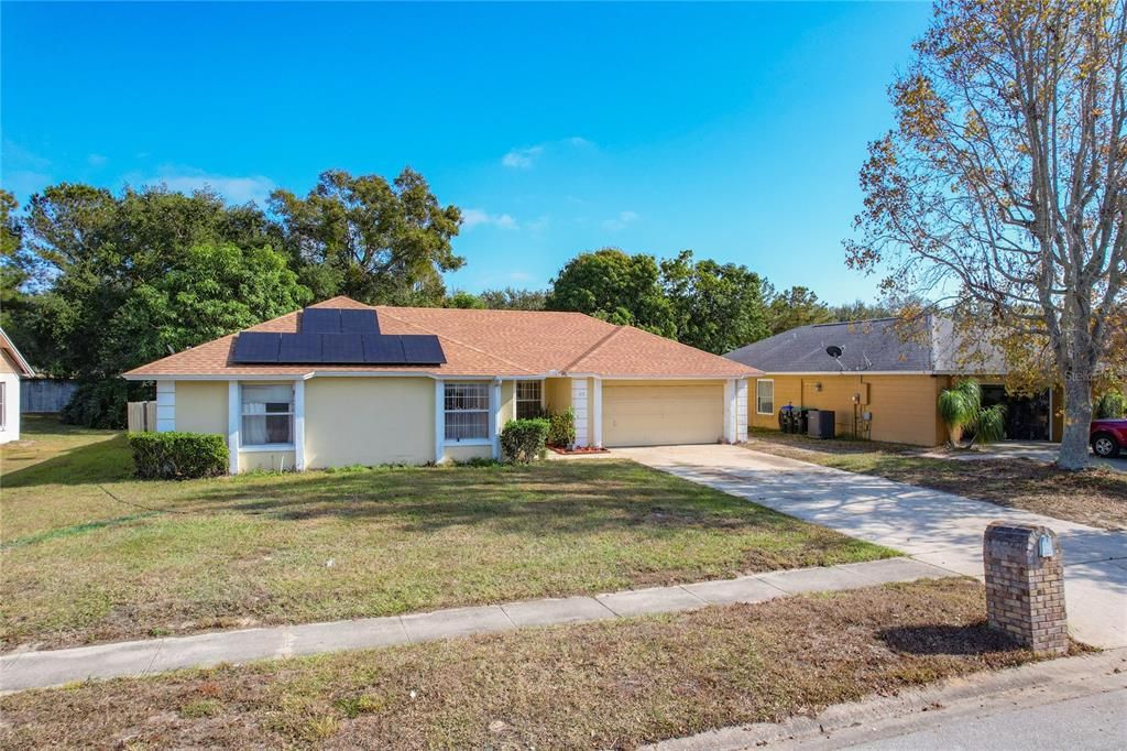 For Sale: $450,000 (3 beds, 2 baths, 1877 Square Feet)