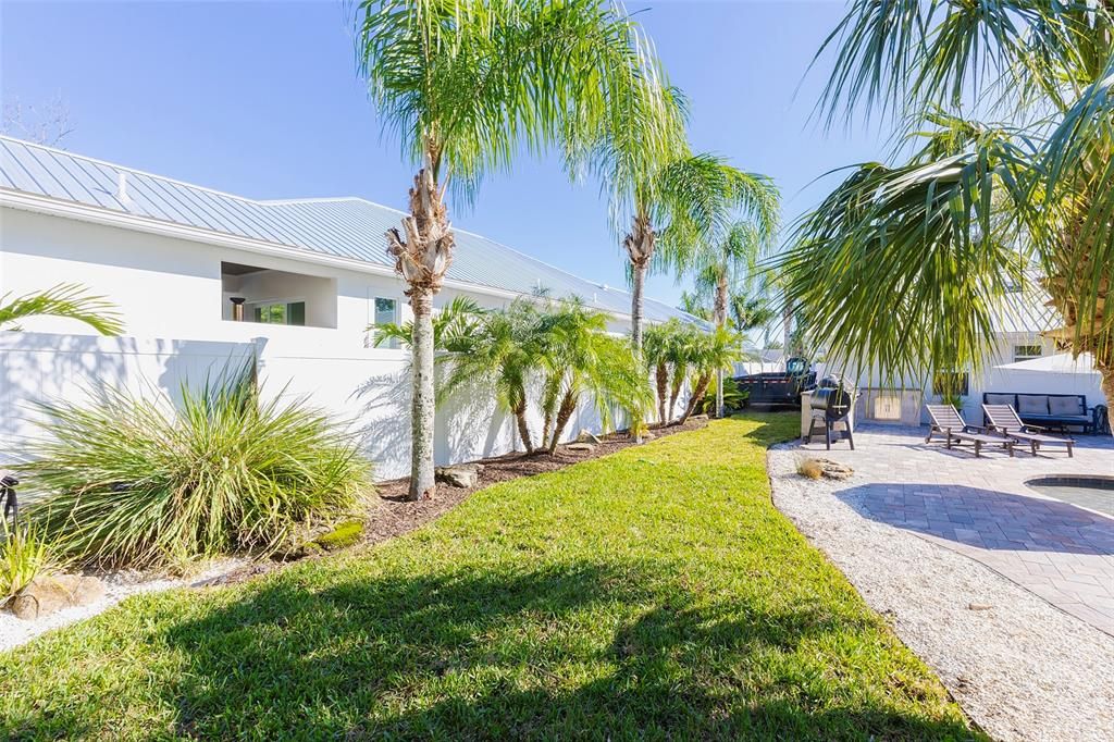 For Sale: $750,000 (3 beds, 2 baths, 1458 Square Feet)