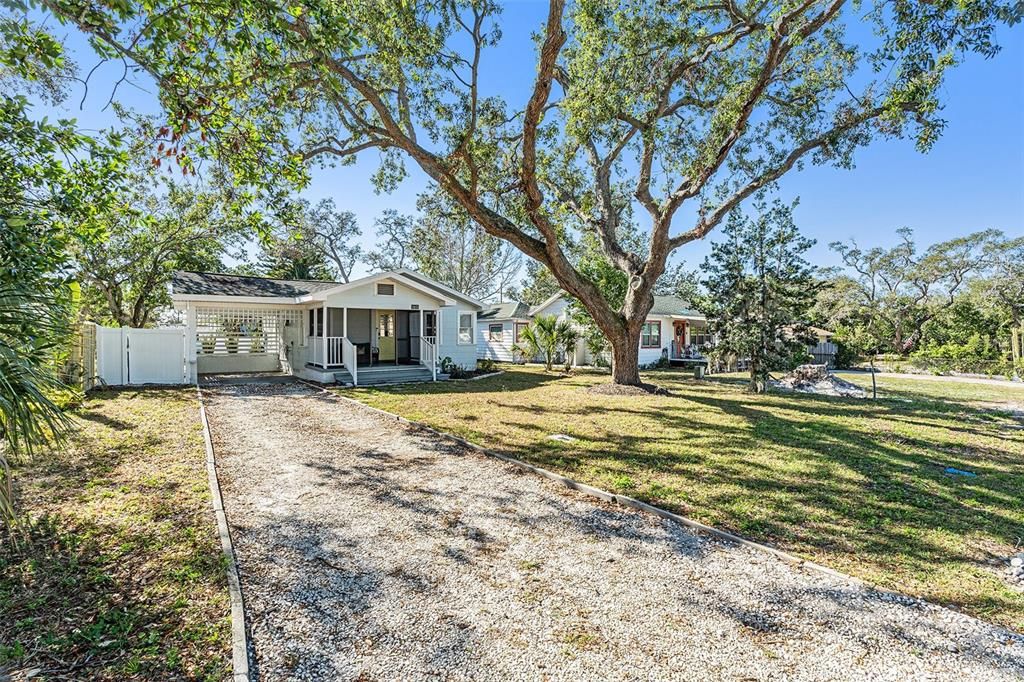 Front view with driveway